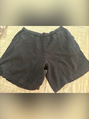 Coldwater Creek Black Large Gauze fabric NWOT Comfy Shorts Pull On Pockets